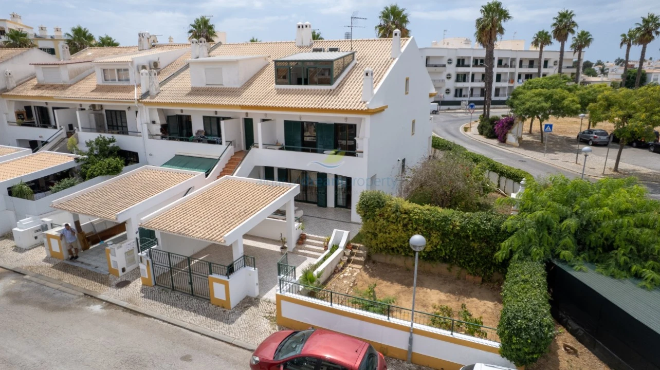 Moradia T4 para Venda em Albufeira e Olhos de Água Foto 37