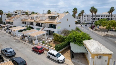 Moradia T4 para Venda em Albufeira e Olhos de Água