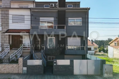 Moradia T4 para Venda em Fânzeres e São Pedro da Cova