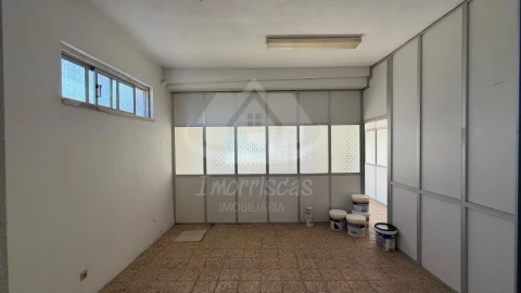 Loja para Arrendamento em Santa Iria de Azoia, São João da Talha e Bobadela