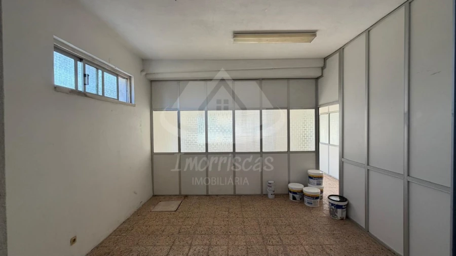 Loja para Arrendamento em Santa Iria de Azoia, São João da Talha e Bobadela Foto 4