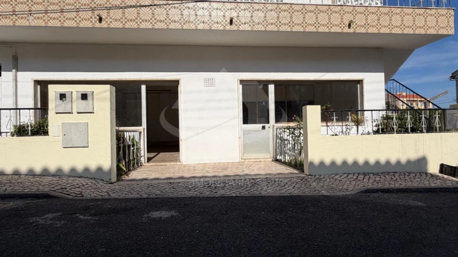 Loja para Arrendamento em Santa Iria de Azoia, São João da Talha e Bobadela