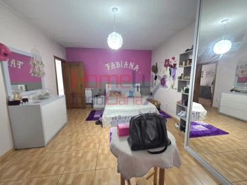 Moradia T5 para Venda em Mões