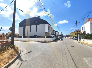 Moradia T4 para Venda em Fernao Ferro