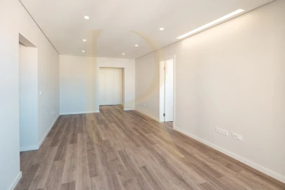 Apartamento T3 para Venda em Corroios