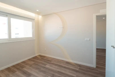 Apartamento T3 para Venda em Corroios