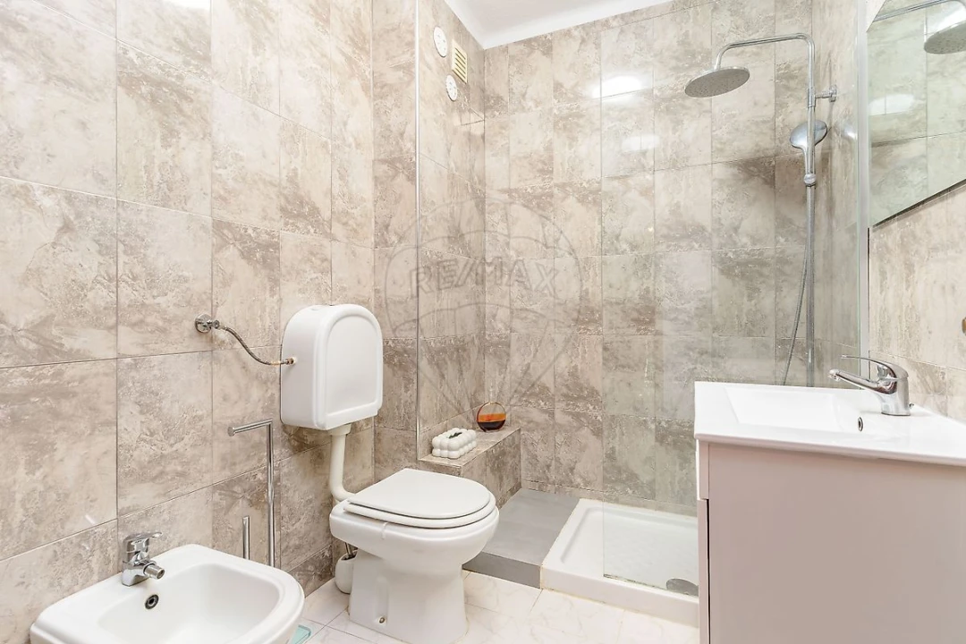 Apartamento T2 para Venda em Quinta do Conde Foto 14