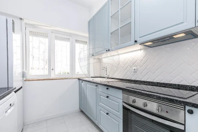 Apartamento T2 para Arrendamento em Benfica