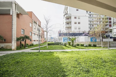 Apartamento T2 para Arrendamento em Benfica