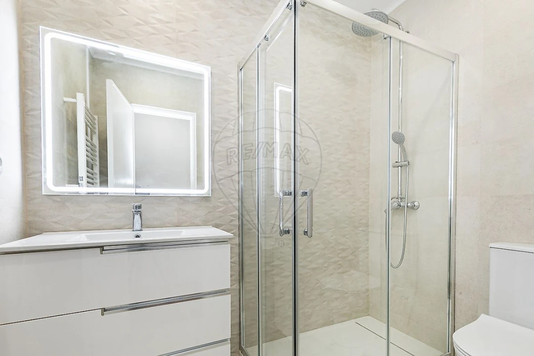 Apartamento T2 para Arrendamento em Benfica Foto 1