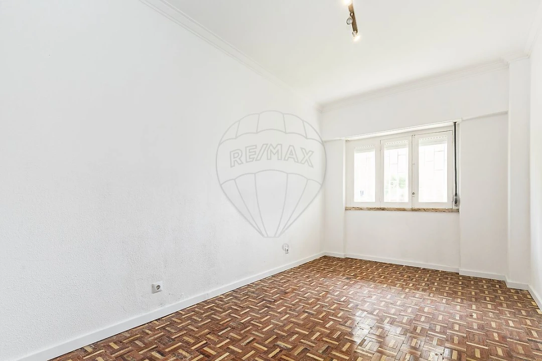 Apartamento T2 para Arrendamento em Benfica Foto 9