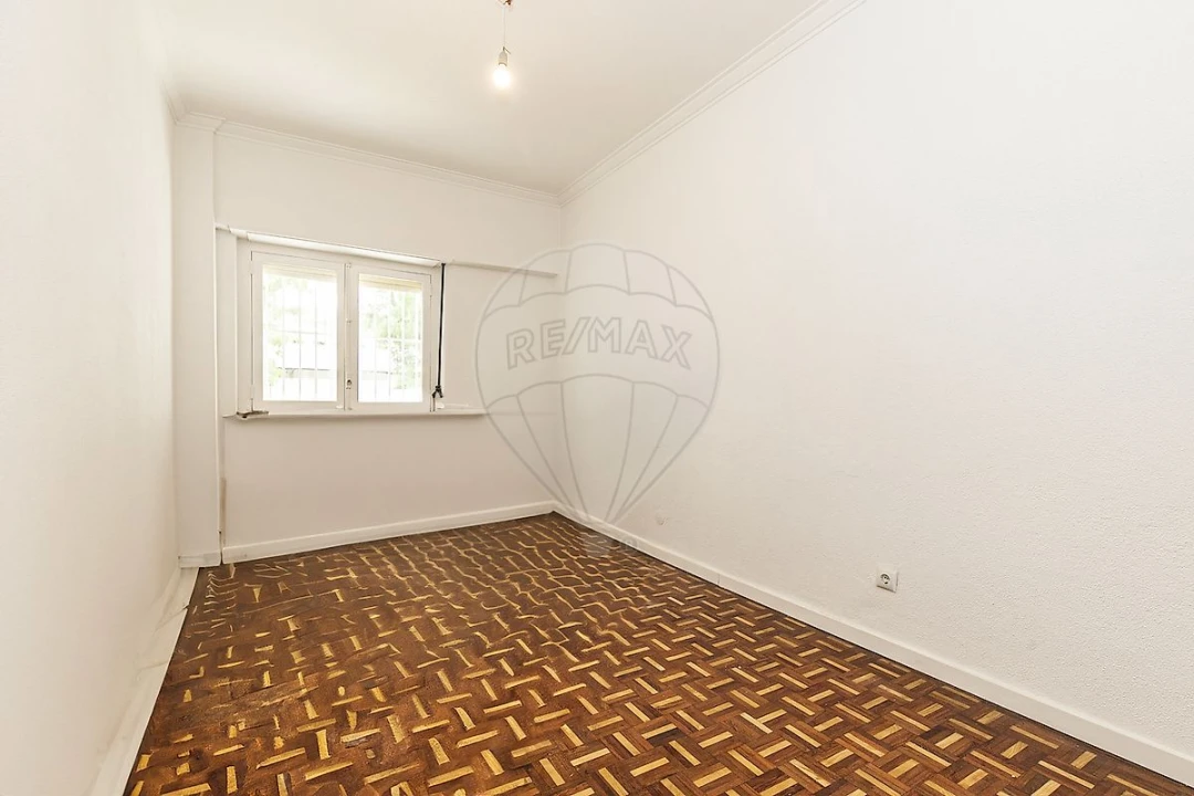 Apartamento T2 para Arrendamento em Benfica Foto 3