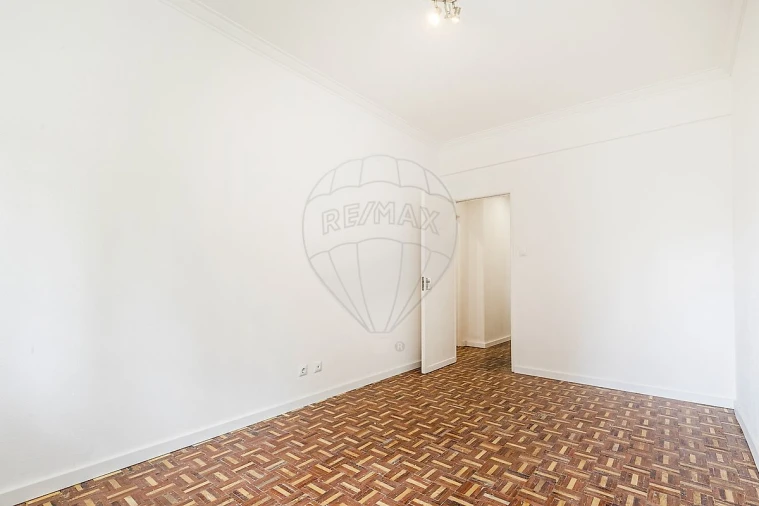 Apartamento T2 para Arrendamento em Benfica Foto 10