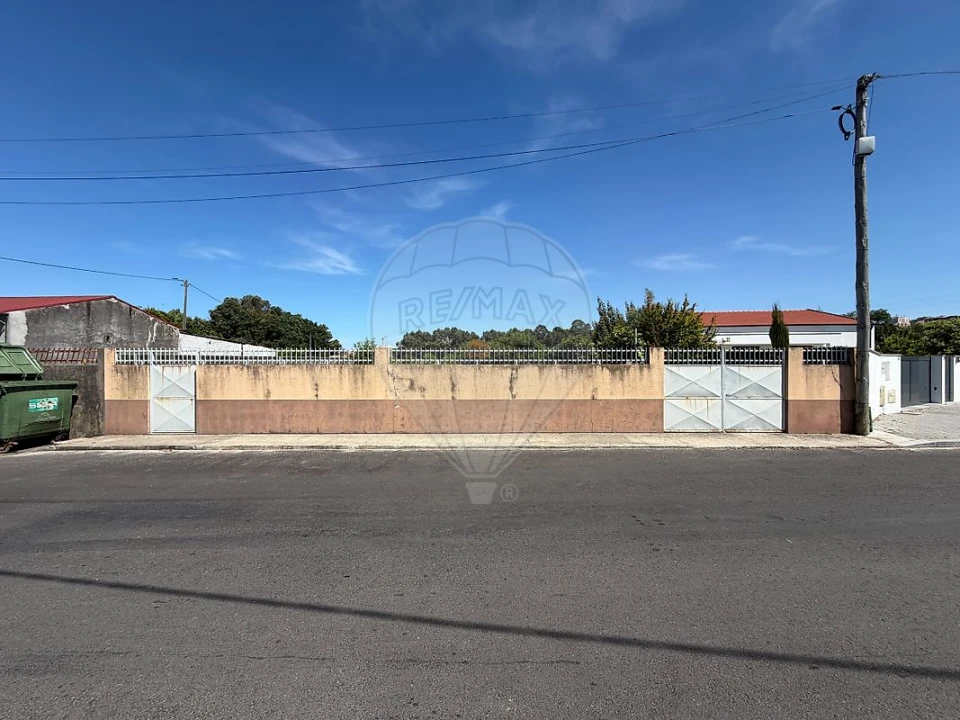 Terreno para Venda em Mafamude e Vilar do Paraíso Foto 1