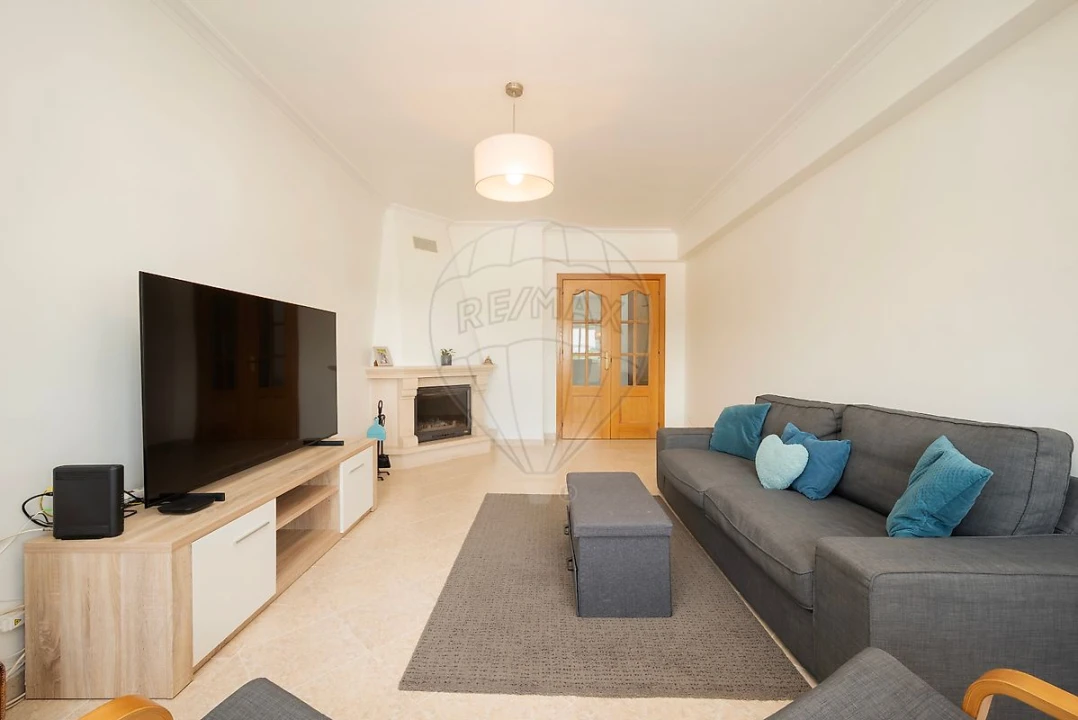 Apartamento T3 para Venda em Quinta do Conde Foto 2