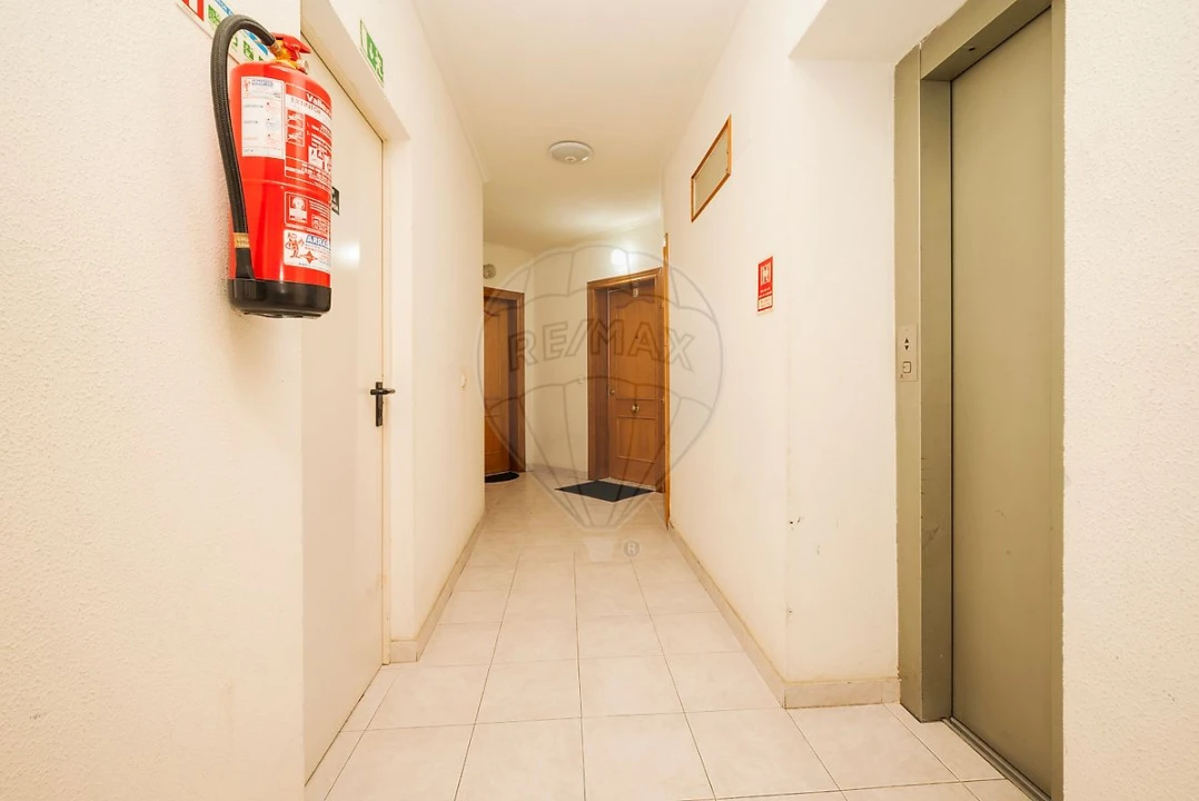 Apartamento T3 para Venda em Quinta do Conde Foto 1