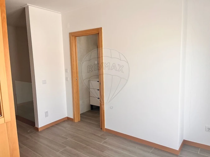 Apartamento T3 para Venda em Lourinhã e Atalaia Foto 23