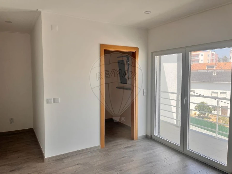 Apartamento T3 para Venda em Lourinhã e Atalaia Foto 2