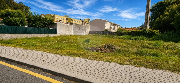 Terreno para Venda em Santa Maria de Lamas