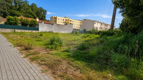 Terreno para Venda em Santa Maria de Lamas