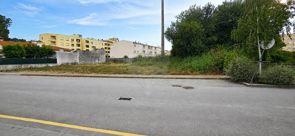 Terreno para Venda em Santa Maria de Lamas