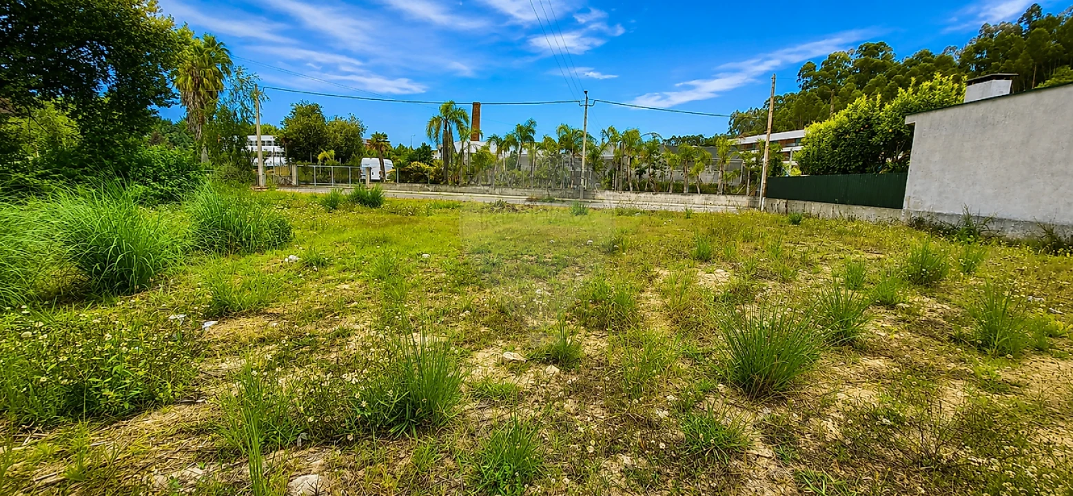 Terreno para Venda em Santa Maria de Lamas Foto 10