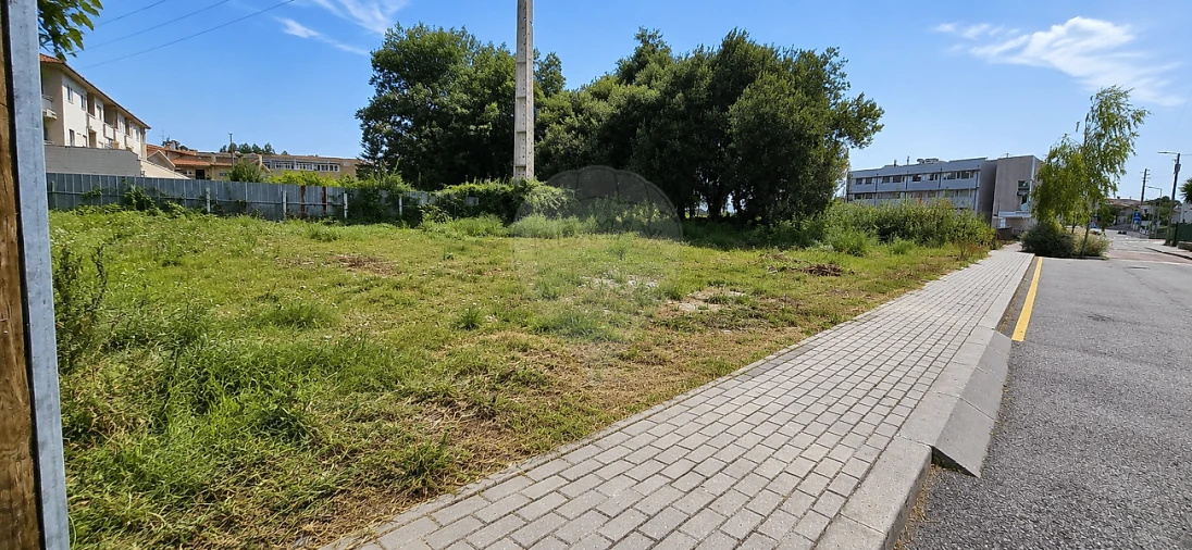 Terreno para Venda em Santa Maria de Lamas Foto 6