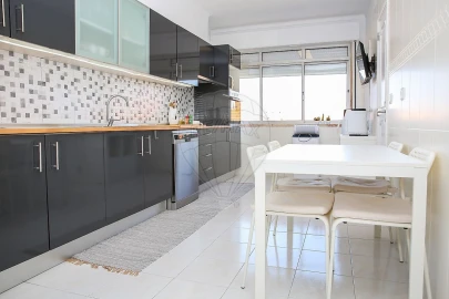Apartamento T3 para Venda em Castanheira do Ribatejo e Cachoeiras