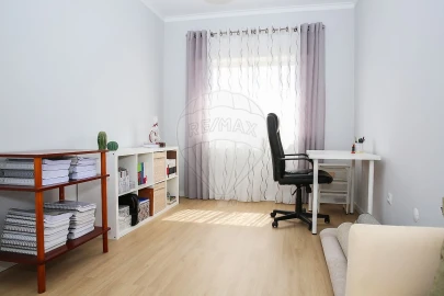 Apartamento T3 para Venda em Castanheira do Ribatejo e Cachoeiras