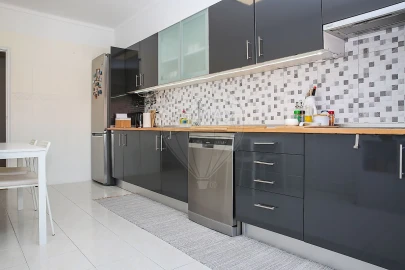 Apartamento T3 para Venda em Castanheira do Ribatejo e Cachoeiras