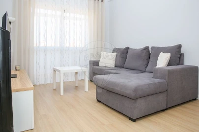 Apartamento T3 para Venda em Castanheira do Ribatejo e Cachoeiras