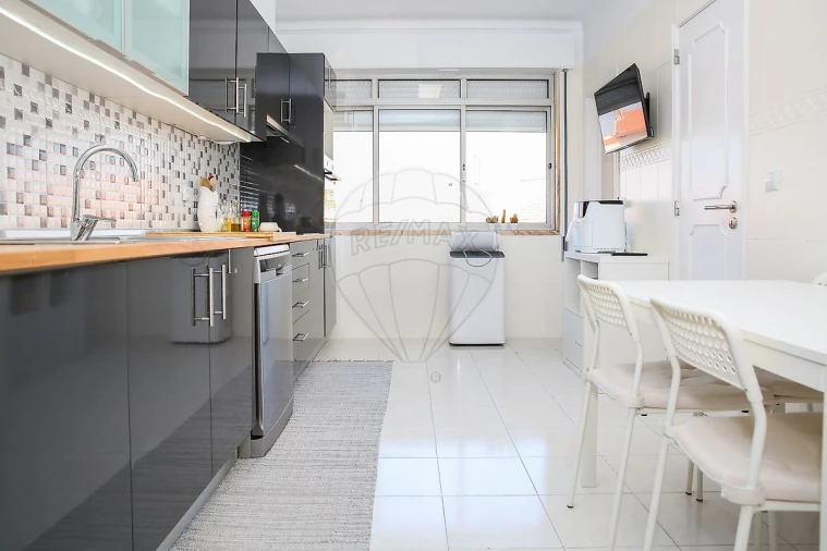 Apartamento T3 para Venda em Castanheira do Ribatejo e Cachoeiras Foto 3