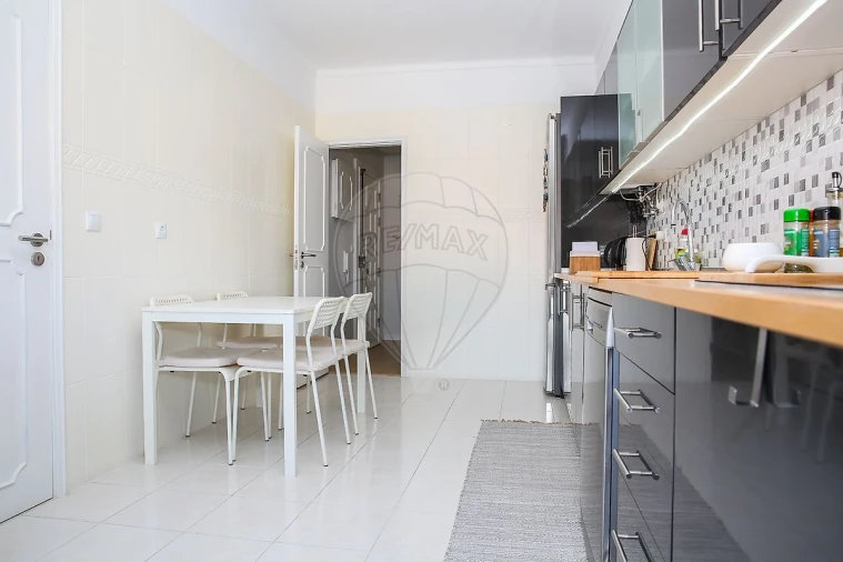 Apartamento T3 para Venda em Castanheira do Ribatejo e Cachoeiras Foto 9