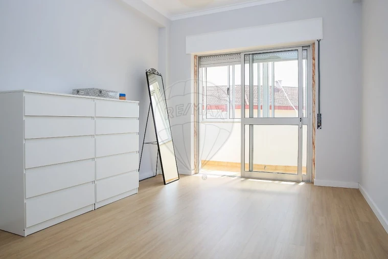 Apartamento T3 para Venda em Castanheira do Ribatejo e Cachoeiras Foto 27