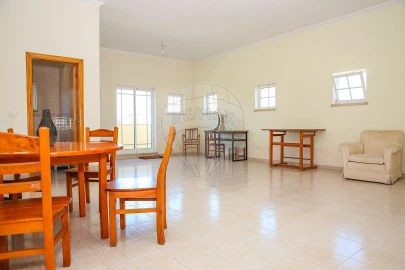 Apartamento T3 para Venda em Azambuja