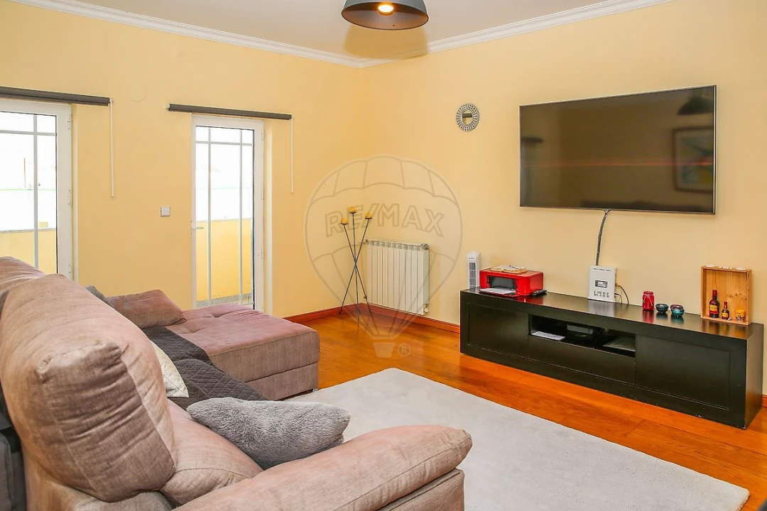 Apartamento T3 para Venda em Azambuja Foto 2