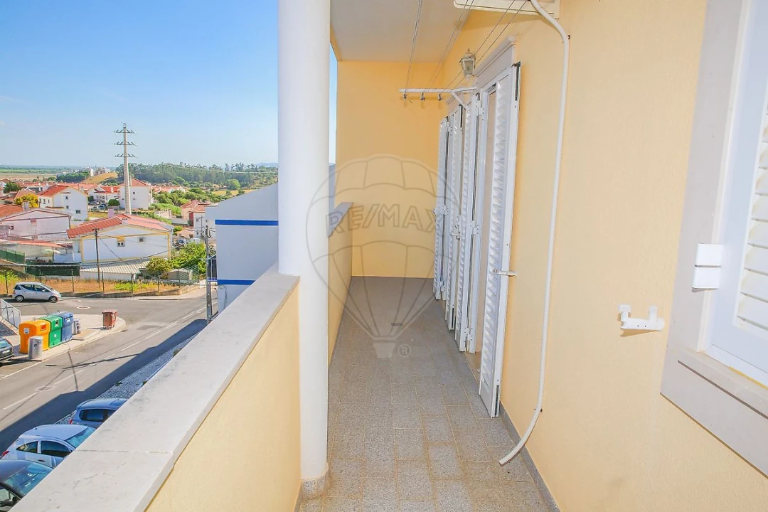 Apartamento T3 para Venda em Azambuja Foto 25