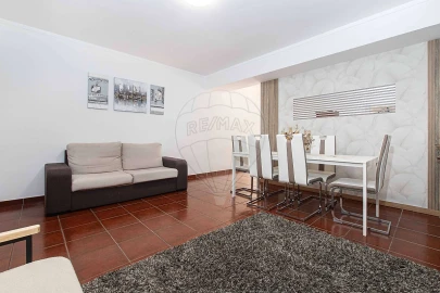 Apartamento T3 para Venda em Carregado e Cadafais