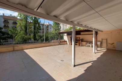 Apartamento T3 para Venda em Carregado e Cadafais