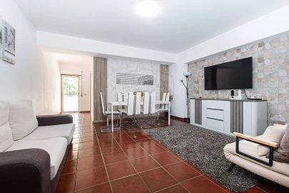 Apartamento T3 para Venda em Carregado e Cadafais