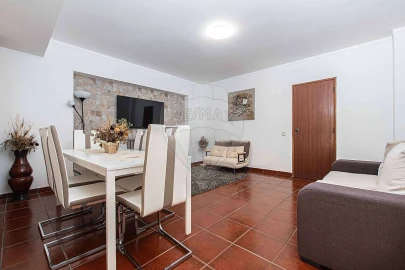 Apartamento T3 para Venda em Carregado e Cadafais