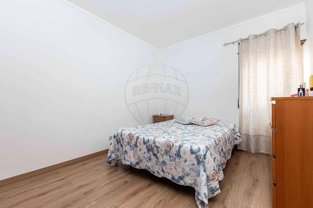 Apartamento T3 para Venda em Carregado e Cadafais Foto 9