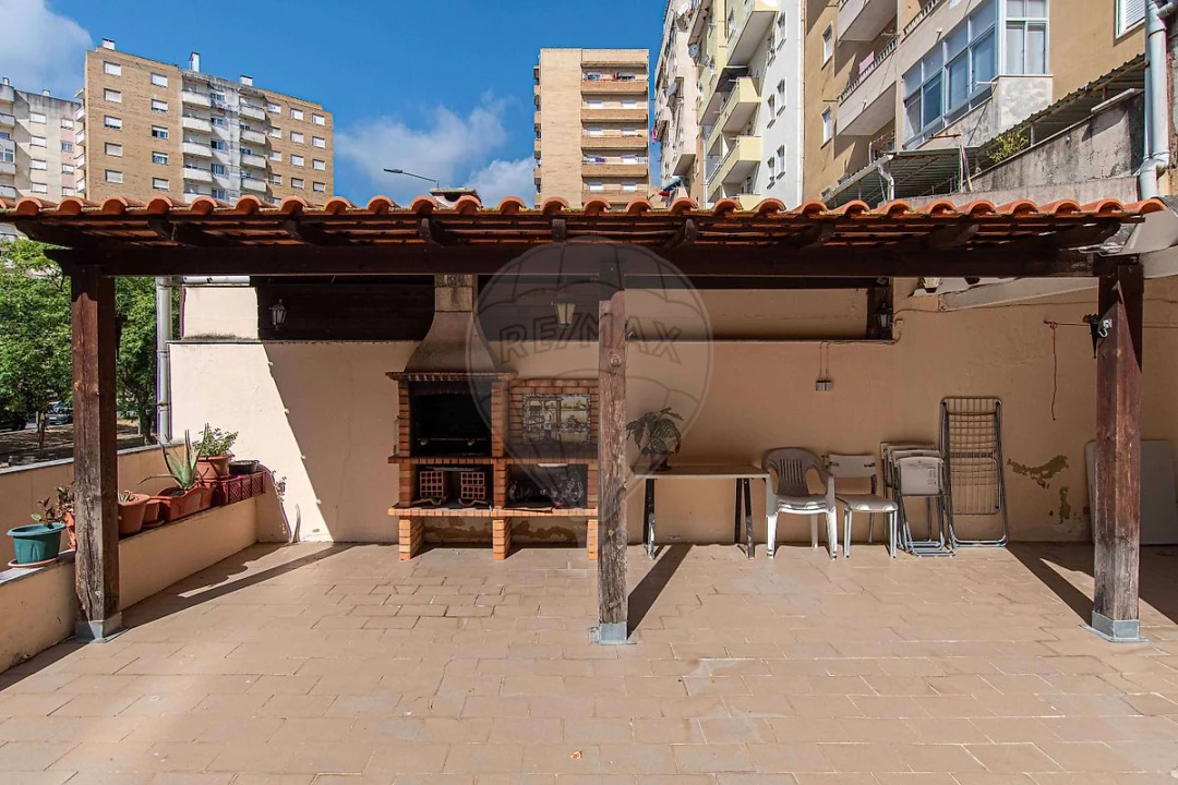 Apartamento T3 para Venda em Carregado e Cadafais Foto 25