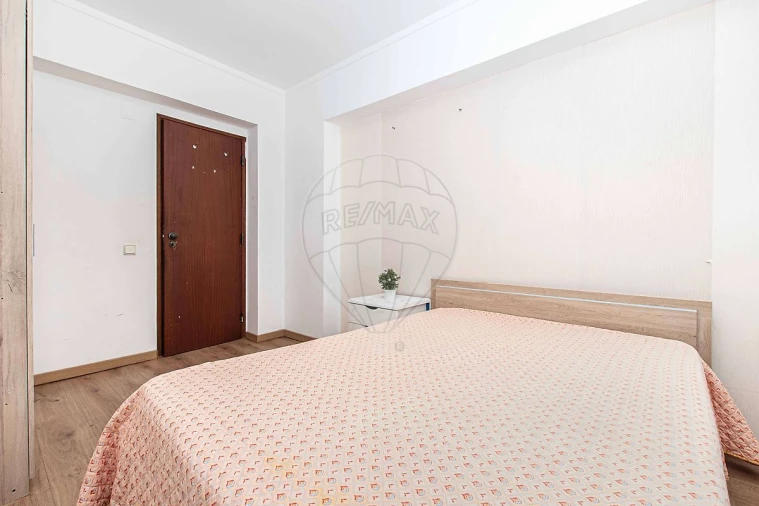 Apartamento T3 para Venda em Carregado e Cadafais Foto 12