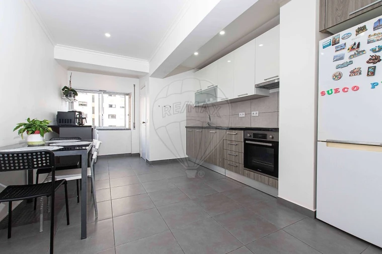 Apartamento T3 para Venda em Carregado e Cadafais Foto 5
