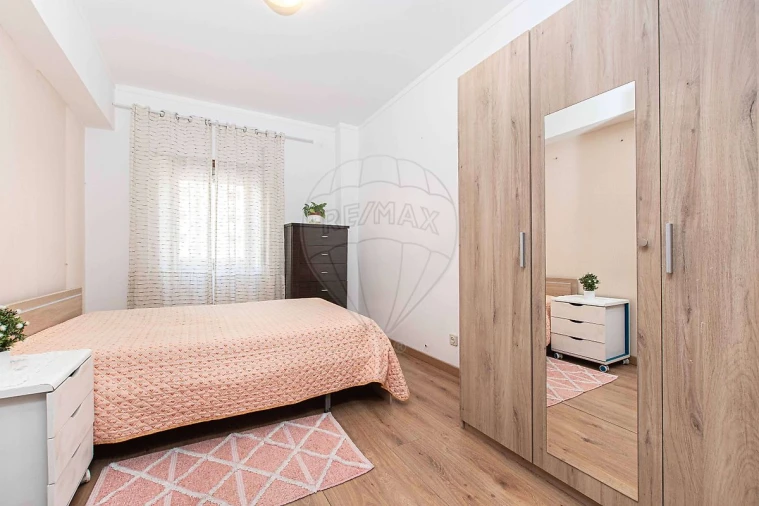 Apartamento T3 para Venda em Carregado e Cadafais Foto 11