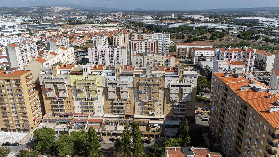 Apartamento T3 para Venda em Carregado e Cadafais Foto 37