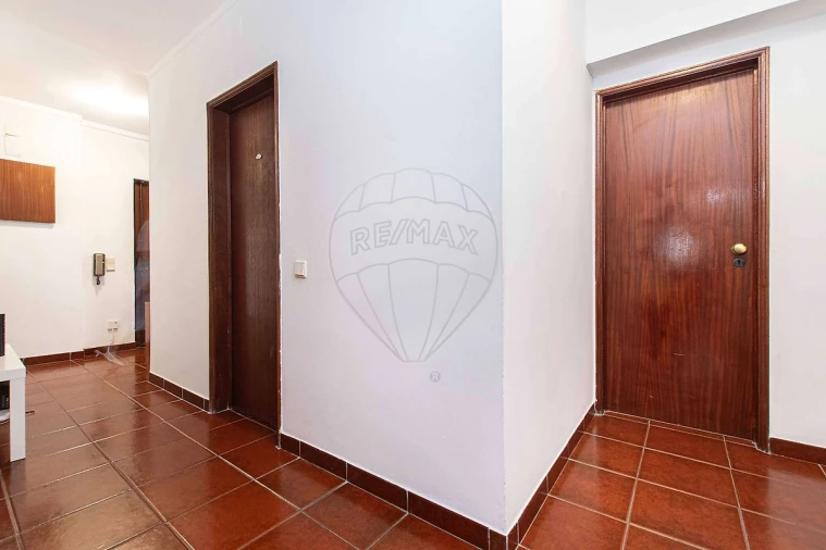 Apartamento T3 para Venda em Carregado e Cadafais Foto 2