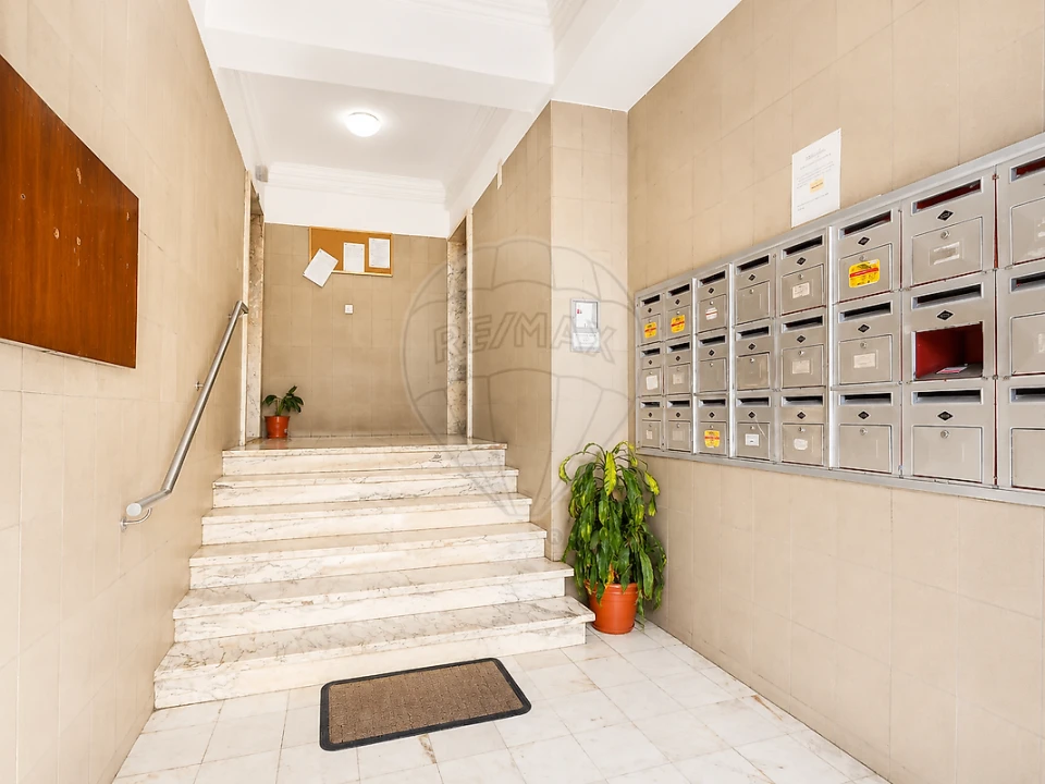 Apartamento T3 para Venda em Carregado e Cadafais Foto 3