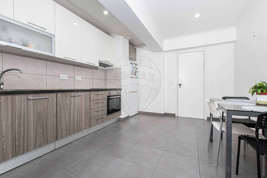 Apartamento T3 para Venda em Carregado e Cadafais Foto 7